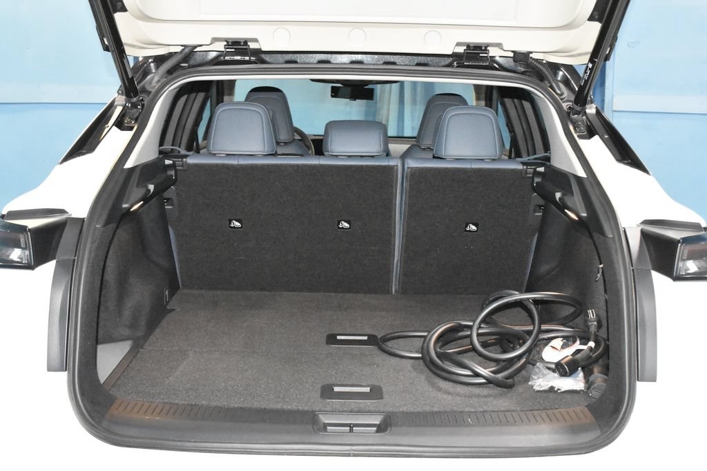 Used 2025 Nissan Ariya Platinum AWD/4WD image 34