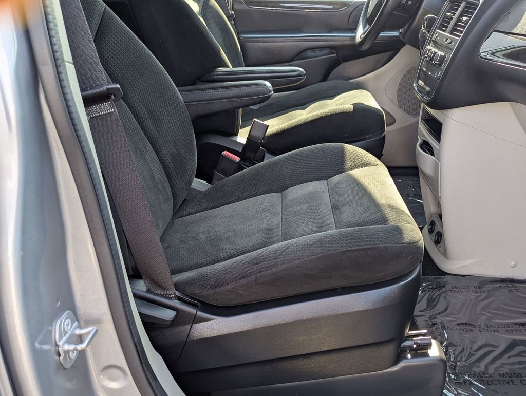 Used 2015 Dodge Grand Caravan American Value Package image 23