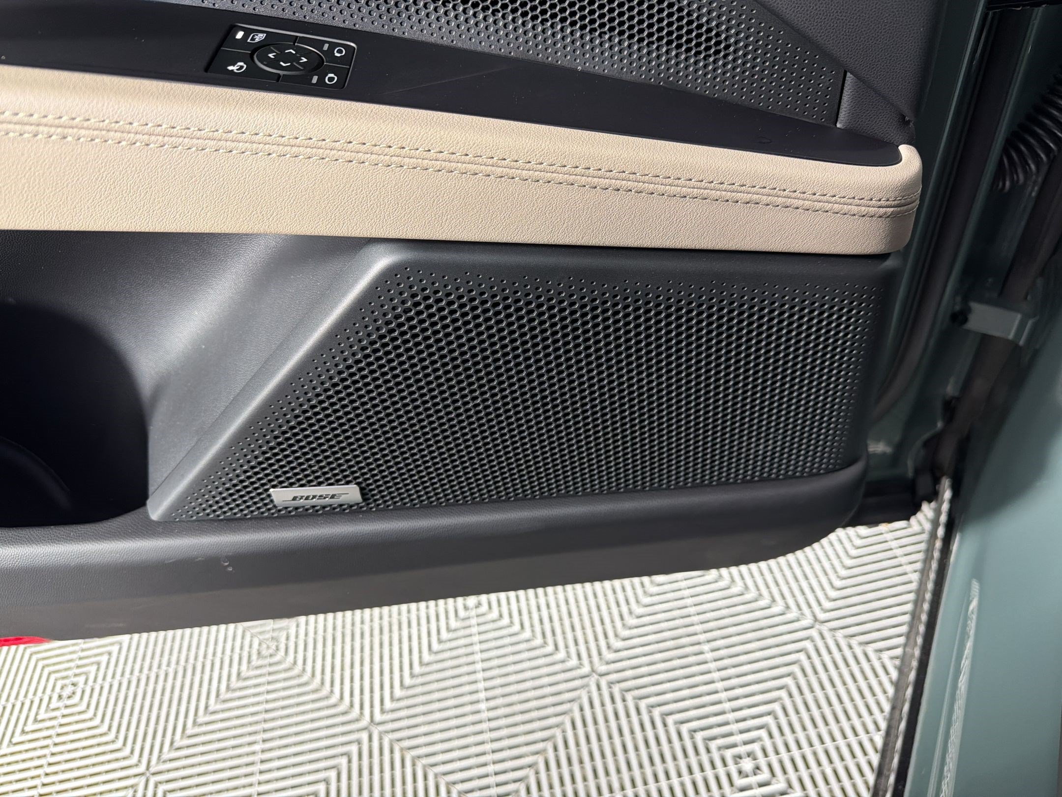 New 2026 Porsche Cayenne Electric AWD/4WD image 27