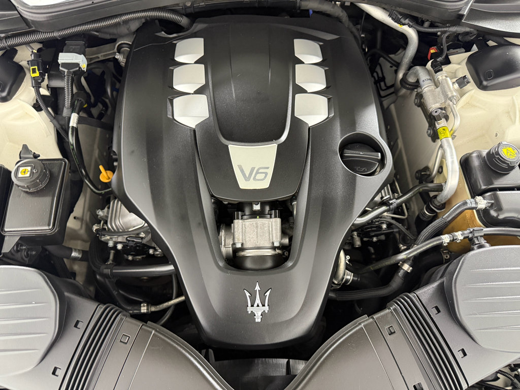 Used 2016 Maserati Ghibli Base image 26