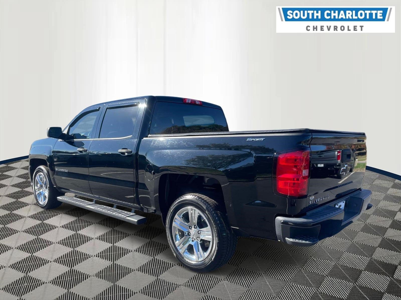 Used 2018 Chevrolet Silverado 1500 Custom w/ Custom Convenience Package RWD image 6