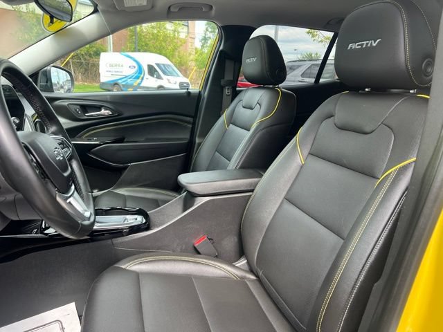 Used 2025 Chevrolet Trax ACTIV w/ Sunroof Package FWD image 19