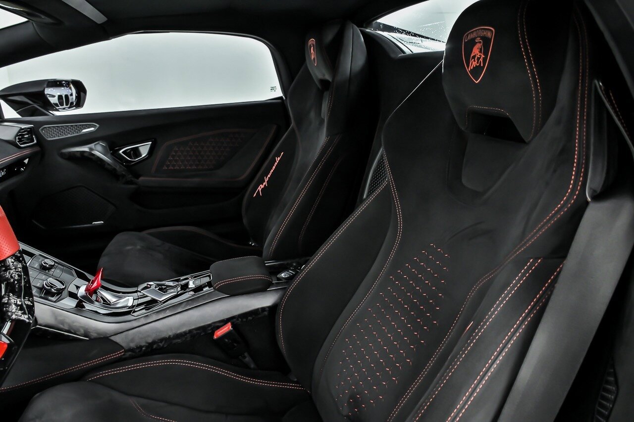 Used 2018 Lamborghini Huracan Performante AWD/4WD image 28