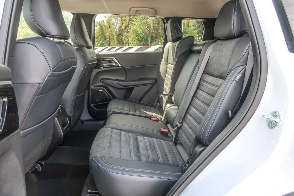New 2025 Mitsubishi Outlander SE AWD/4WD image 22