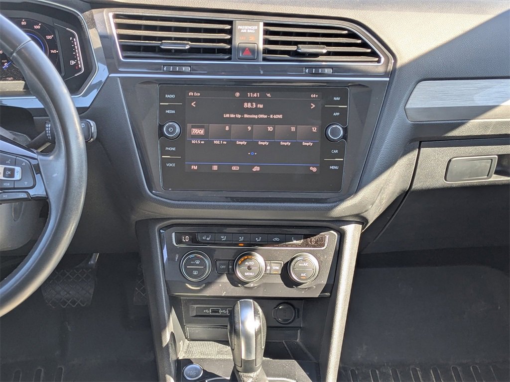 Used 2020 Volkswagen Tiguan SEL image 18