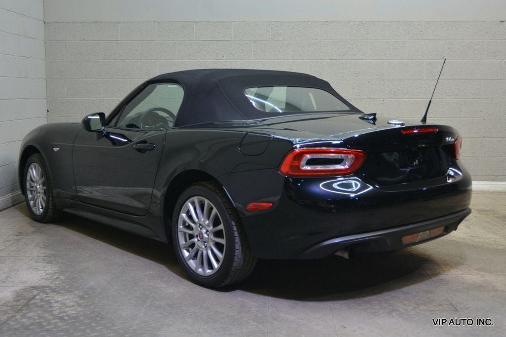 Used 2018 FIAT 124 Spider Classica w/ Technology & Siriusxm Group RWD image 9