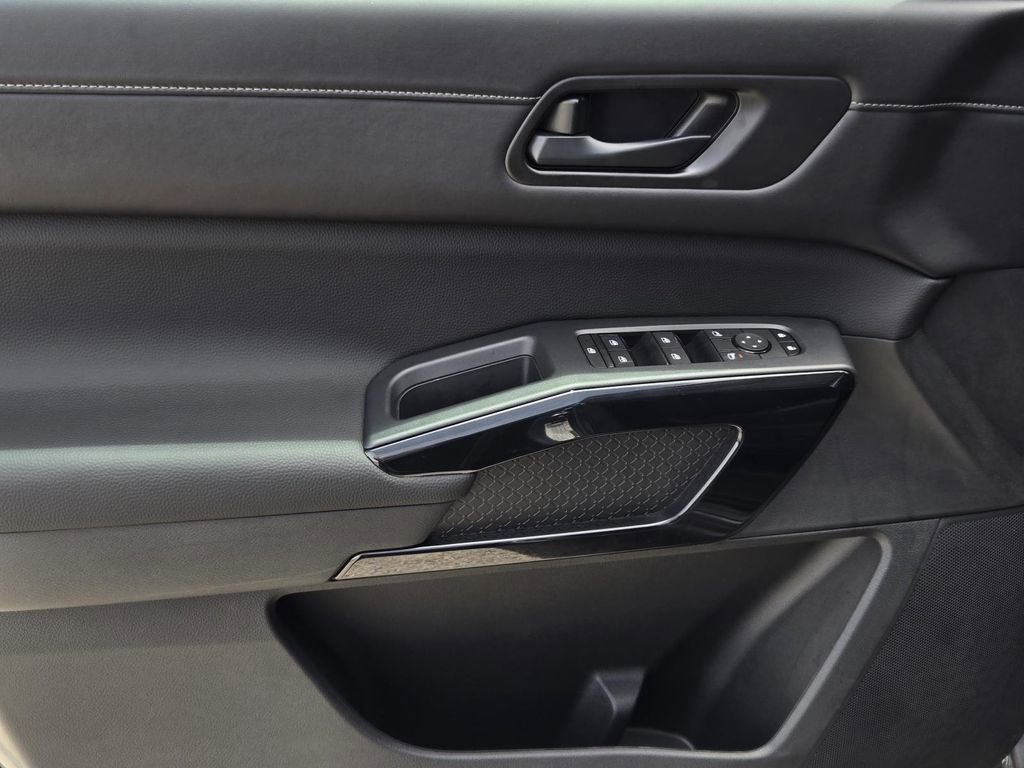 New 2026 Nissan Pathfinder SV FWD image 17