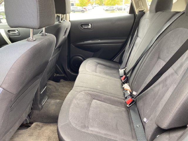 Used 2015 Nissan Rogue S w/ Convenience Package FWD image 12