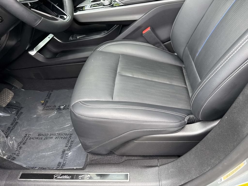 Certified 2025 Cadillac Lyriq Luxury w/ LPO, Floor Liner Package AWD/4WD image 30