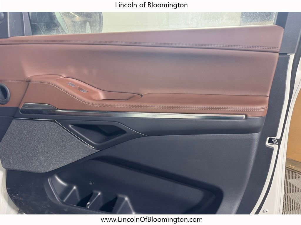 New 2025 Lincoln Navigator L Reserve image 16