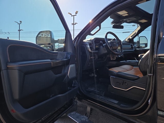 Used 2023 Ford F350 Platinum w/ FX4 Off-Road Package AWD/4WD image 7
