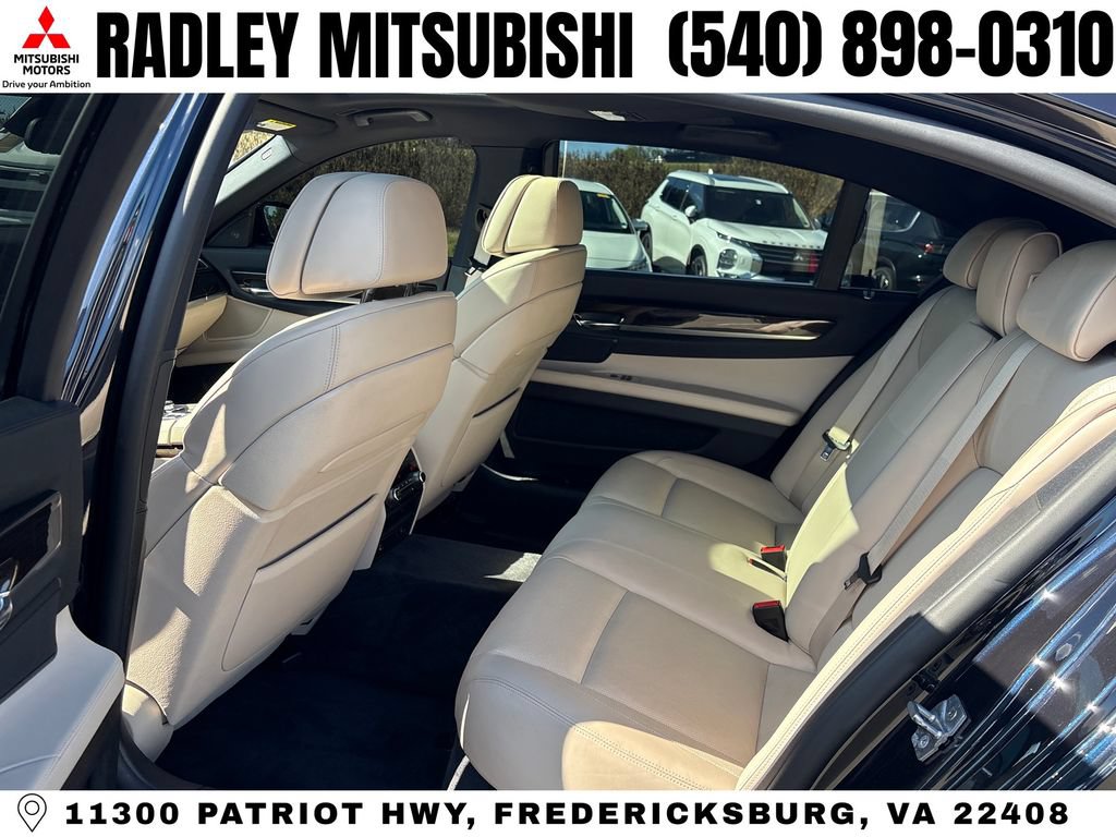 Used 2011 BMW 750Li xDrive AWD/4WD image 12