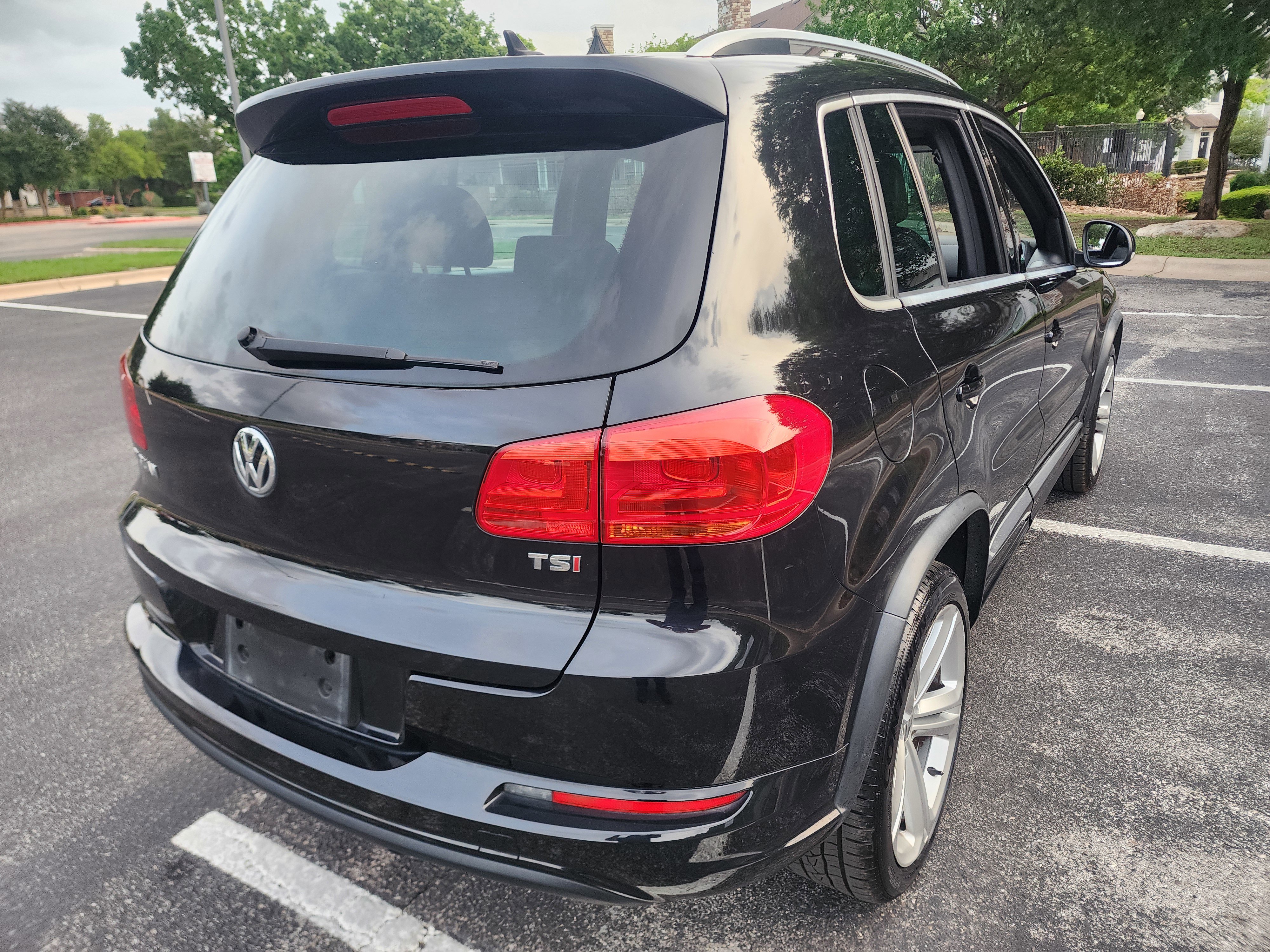 Used 2016 Volkswagen Tiguan R-Line FWD image 7