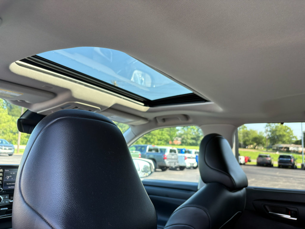 Used 2021 Toyota Highlander XLE FWD image 29