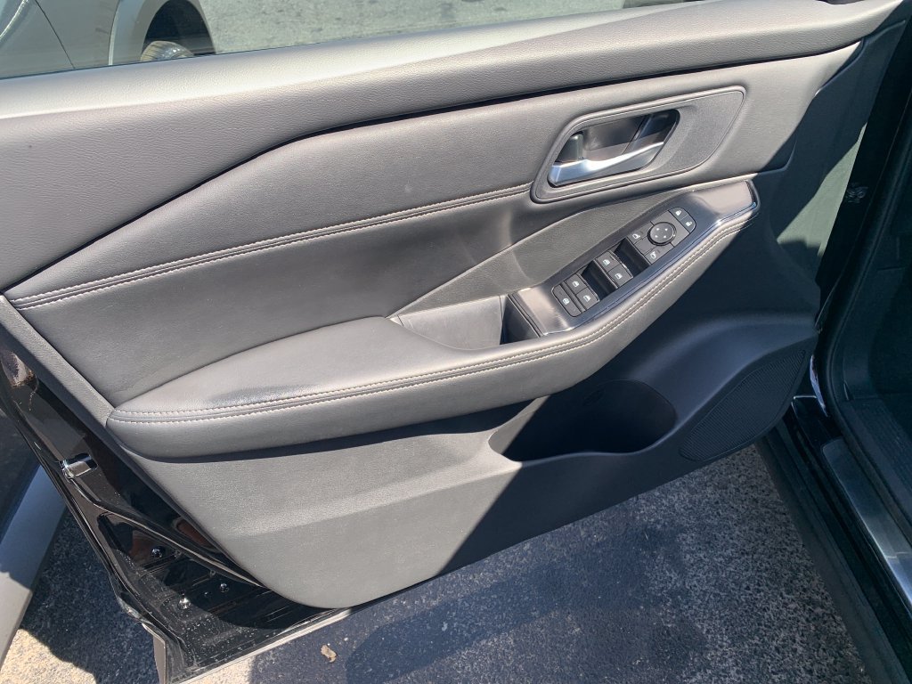 Certified 2026 Nissan Rogue Dark Armor AWD/4WD image 10