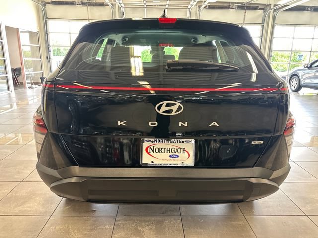 Used 2025 Hyundai Kona SE AWD/4WD image 12