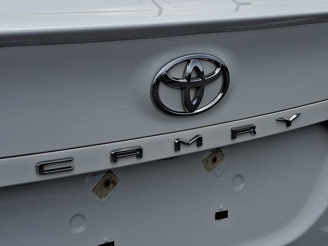 Used 2020 Toyota Camry SE w/ Moonroof Package image 30