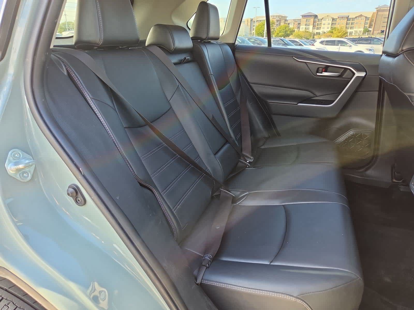 Used 2020 Toyota RAV4 XLE Premium FWD image 20