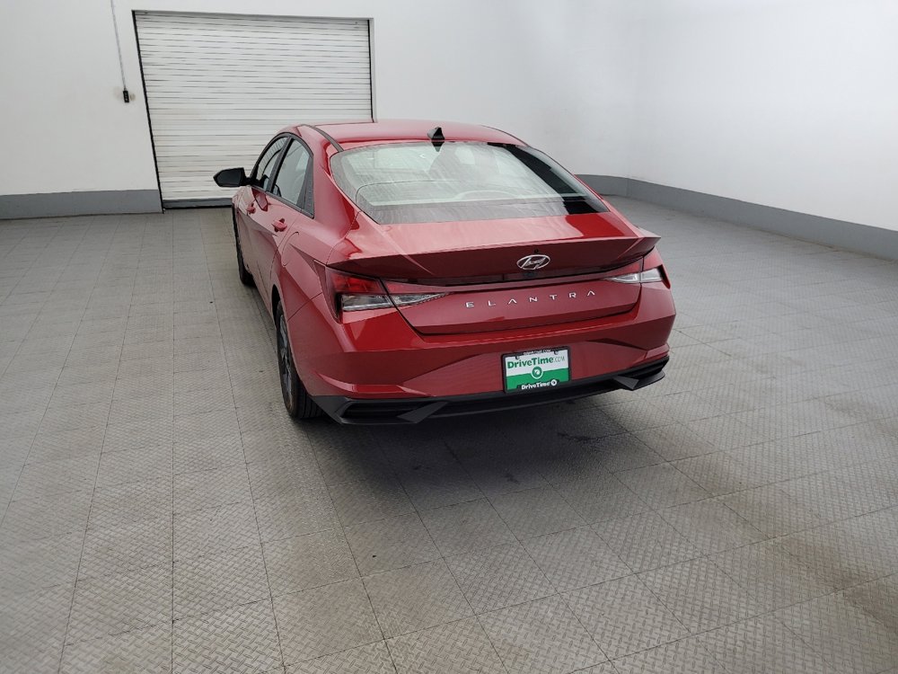 Used 2023 Hyundai Elantra SEL w/ Preferred Accessory Package image 6