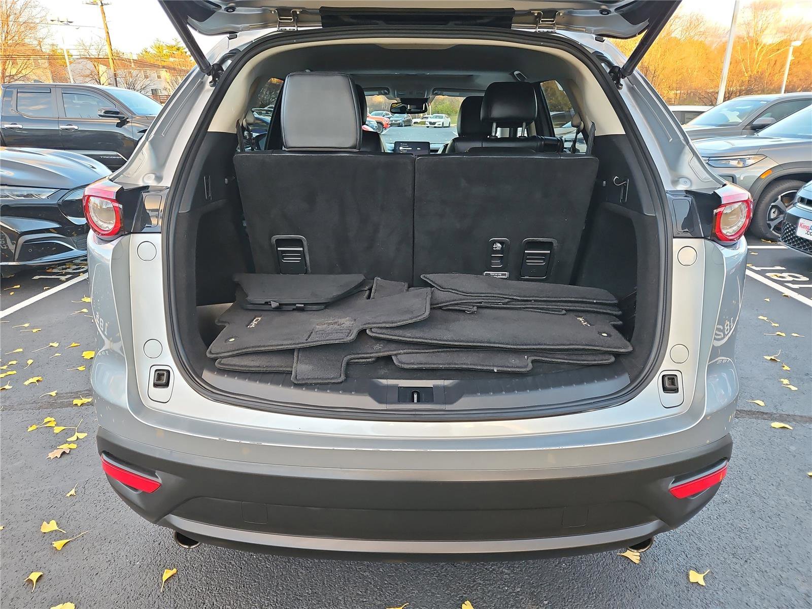 Used 2023 MAZDA CX-9 Touring image 5