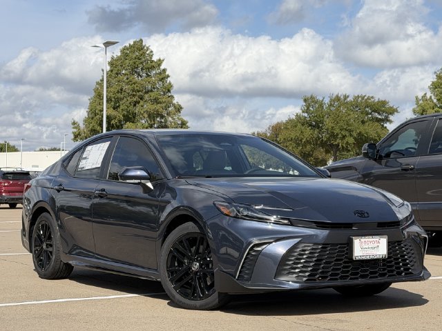 New 2026 Toyota Camry SE w/ Convenience Package FWD image 2