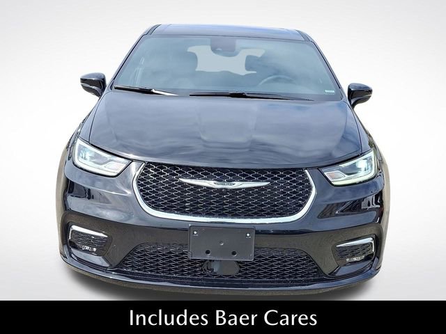 Used 2025 Chrysler Pacifica Select image 2