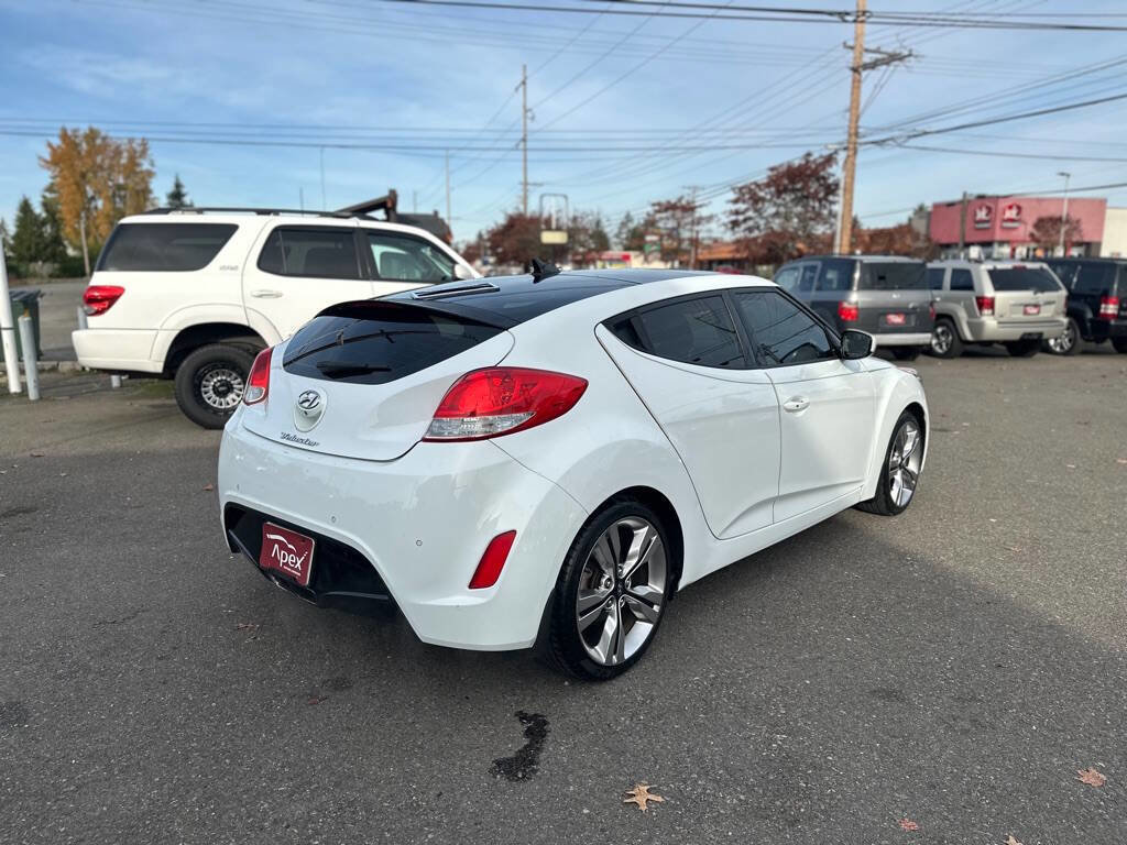 Used 2013 Hyundai Veloster w/ Tech Pkg image 6