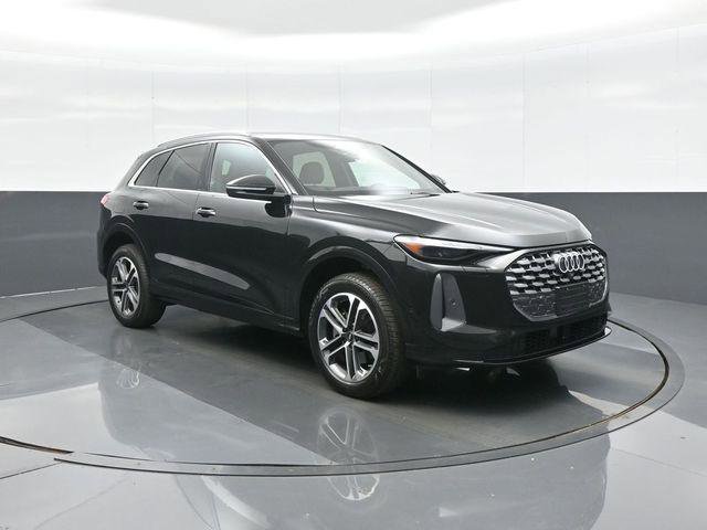 Certified 2025 Audi Q5 Premium w/ Convenience Package AWD/4WD image 1