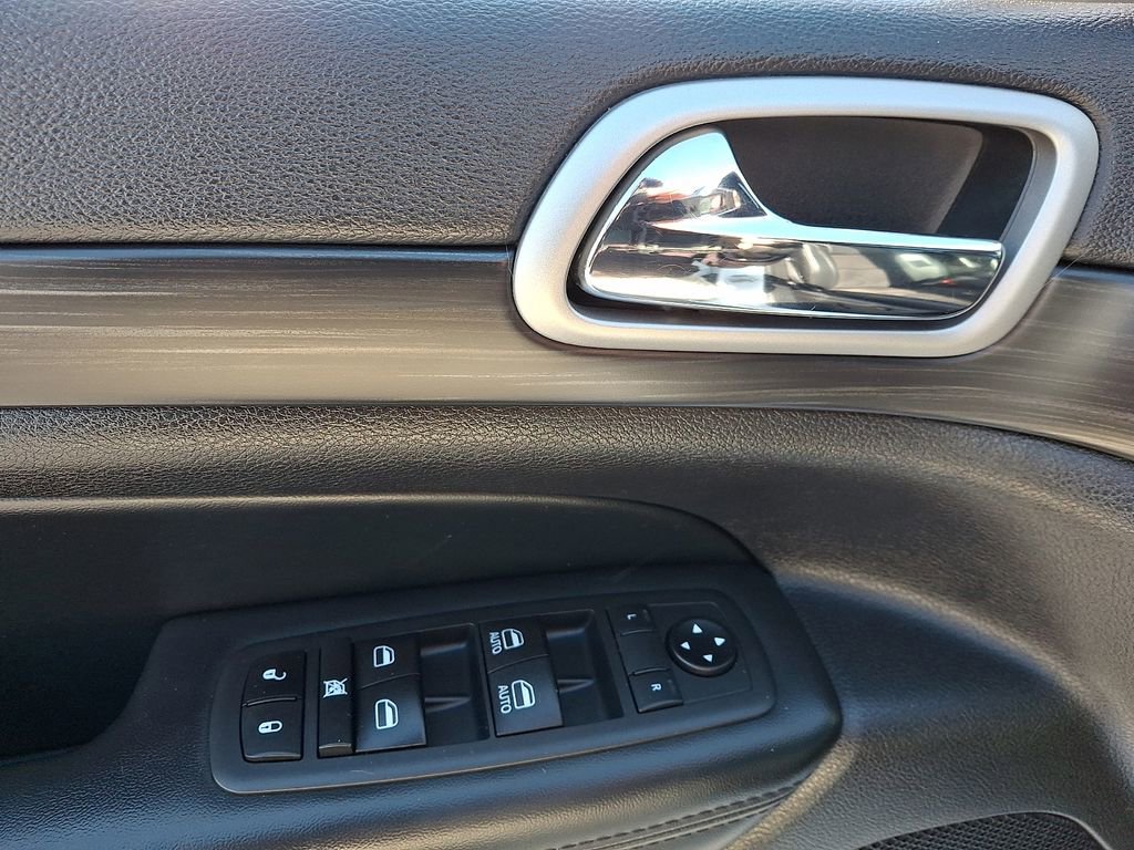 Used 2020 Jeep Grand Cherokee Altitude image 14