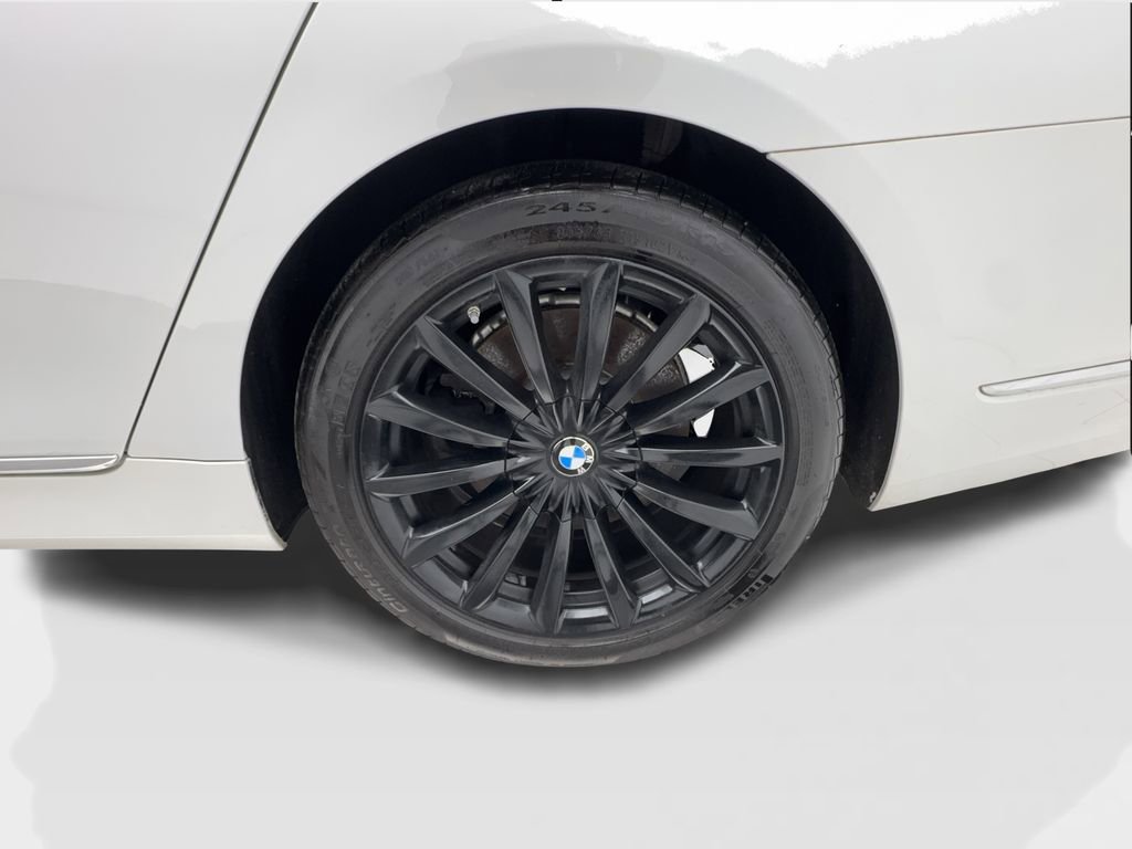 Used 2022 BMW 740i xDrive w/ Premium Package AWD/4WD image 12