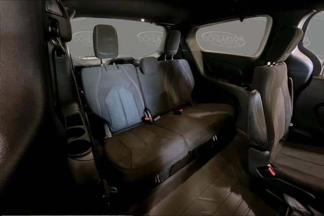 Used 2020 Chrysler Pacifica Touring w/ S Appearance Package image 33