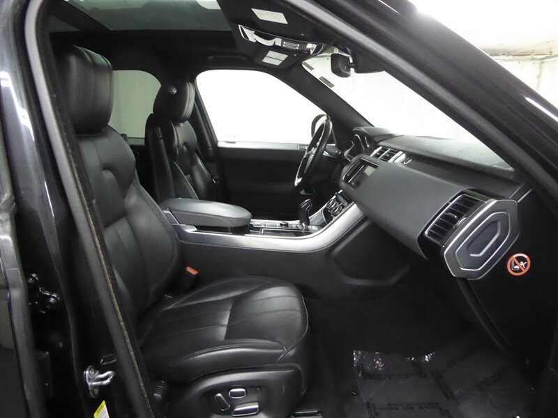 Used 2014 Land Rover Range Rover Sport HSE AWD/4WD image 25