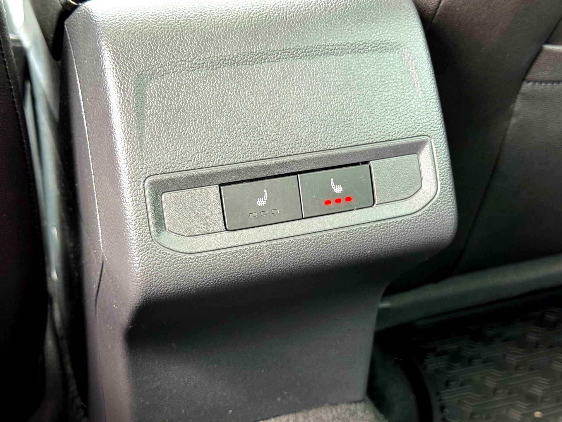 Used 2024 Volkswagen Jetta SEL FWD image 21