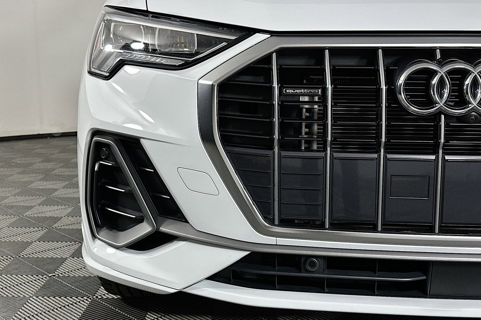 Used 2025 Audi Q3 2.0T Premium Plus w/ Premium Plus Package image 16