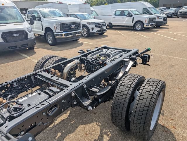 New 2026 Ford F550 4x4 Regular Cab Super Duty image 11