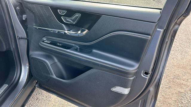 Used 2022 Lincoln Corsair Standard w/ Equipment Group 101A image 10