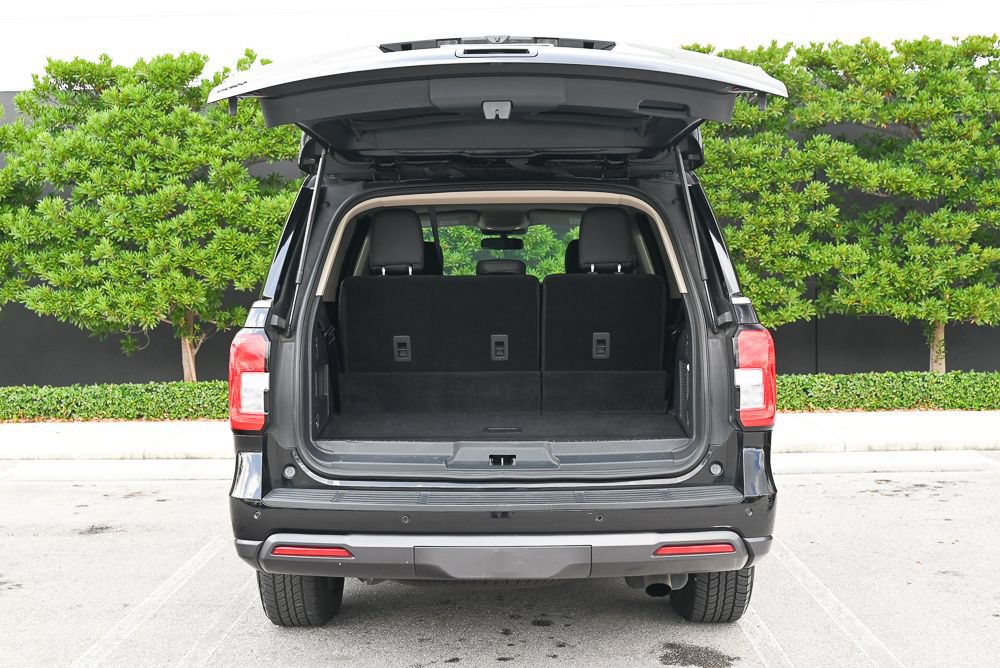 Used 2024 Ford Expedition XLT RWD image 7