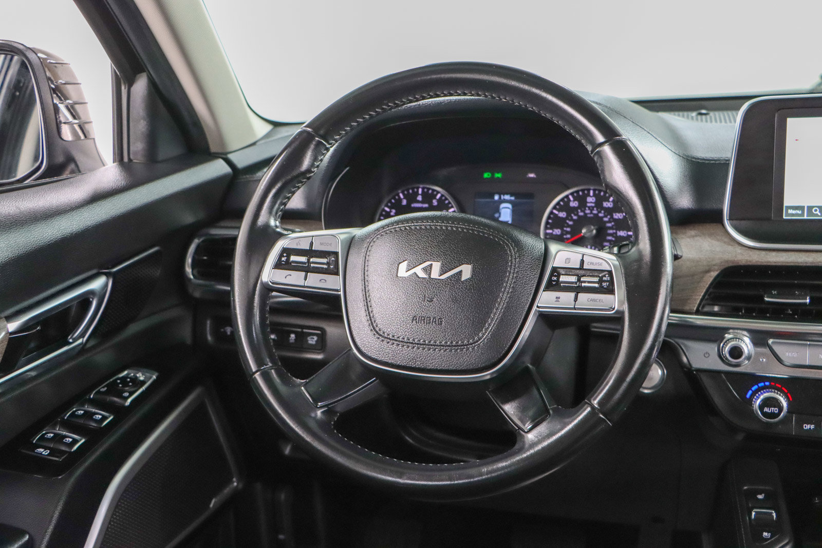 Used 2022 Kia Telluride EX FWD image 12