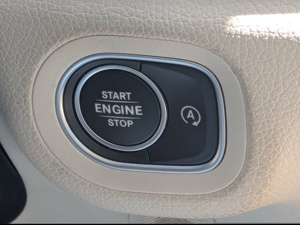 Used 2024 Mercedes-Benz GLS 450 4MATIC image 13