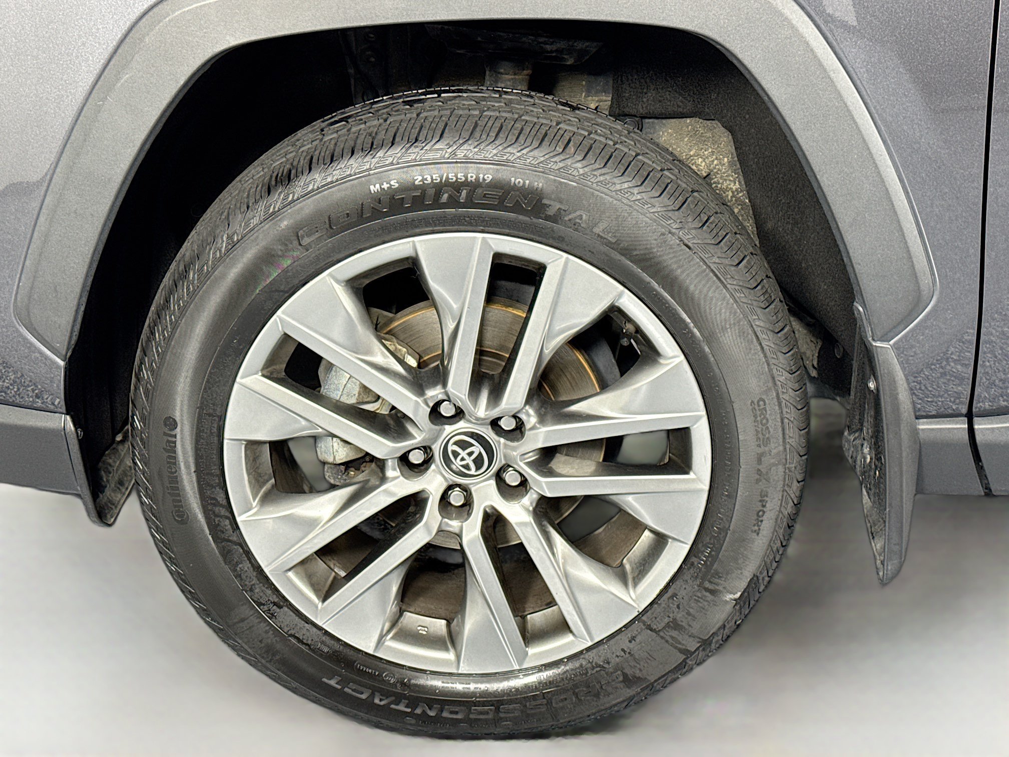 Used 2023 Toyota RAV4 XLE Premium AWD/4WD image 30
