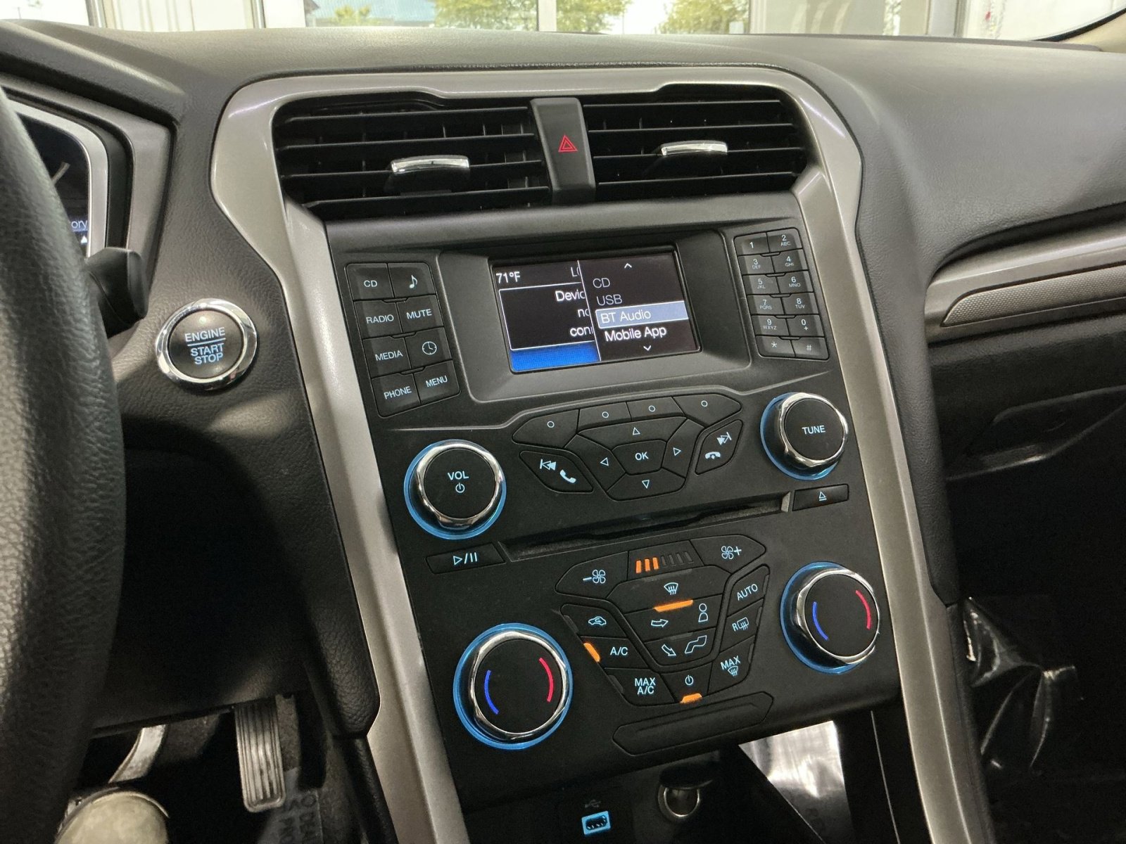 Used 2018 Ford Fusion S FWD image 19