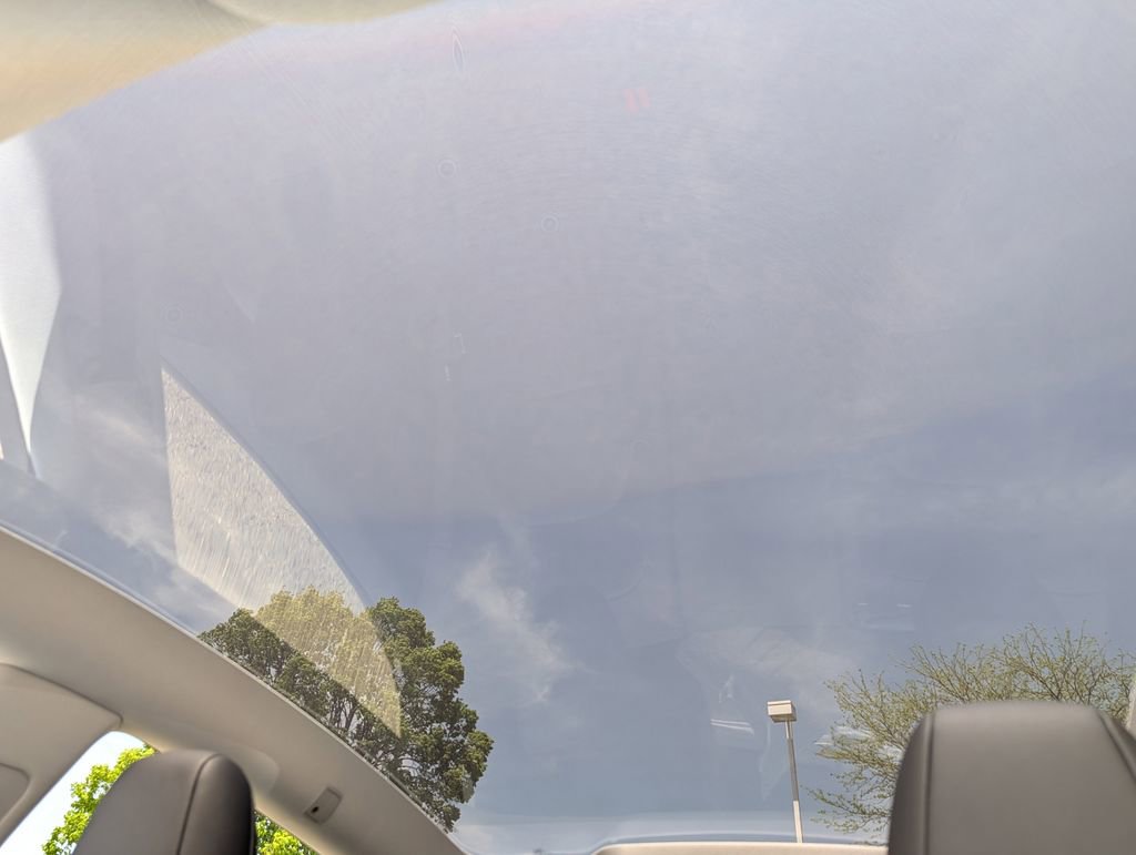 Used 2026 Tesla Model Y Long Range AWD/4WD image 49