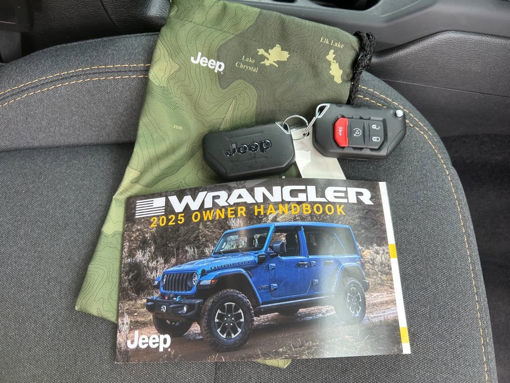 Used 2025 Jeep Wrangler Unlimited Sahara w/ Safety Group AWD/4WD image 21