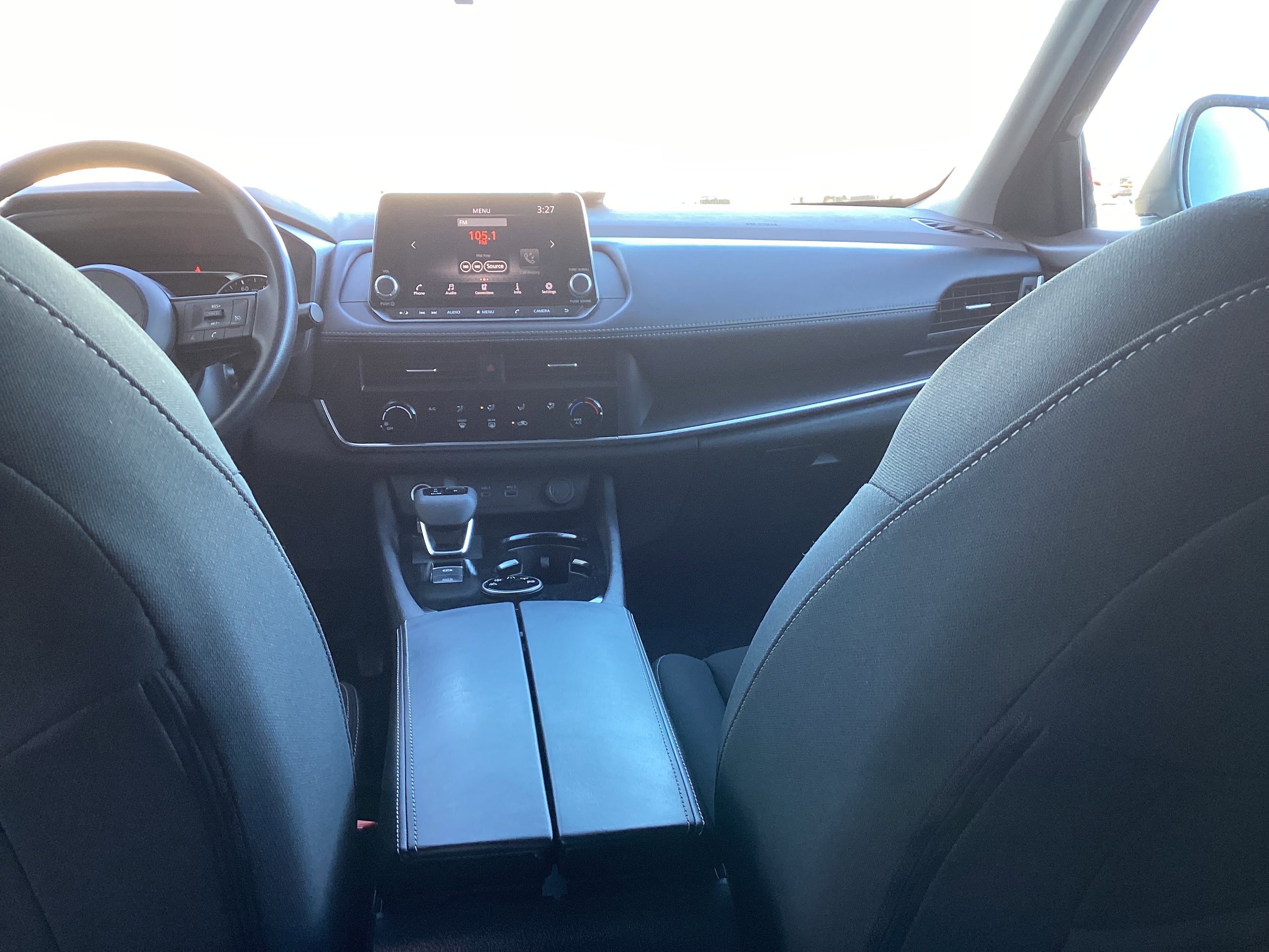 Used 2023 Nissan Rogue S image 15