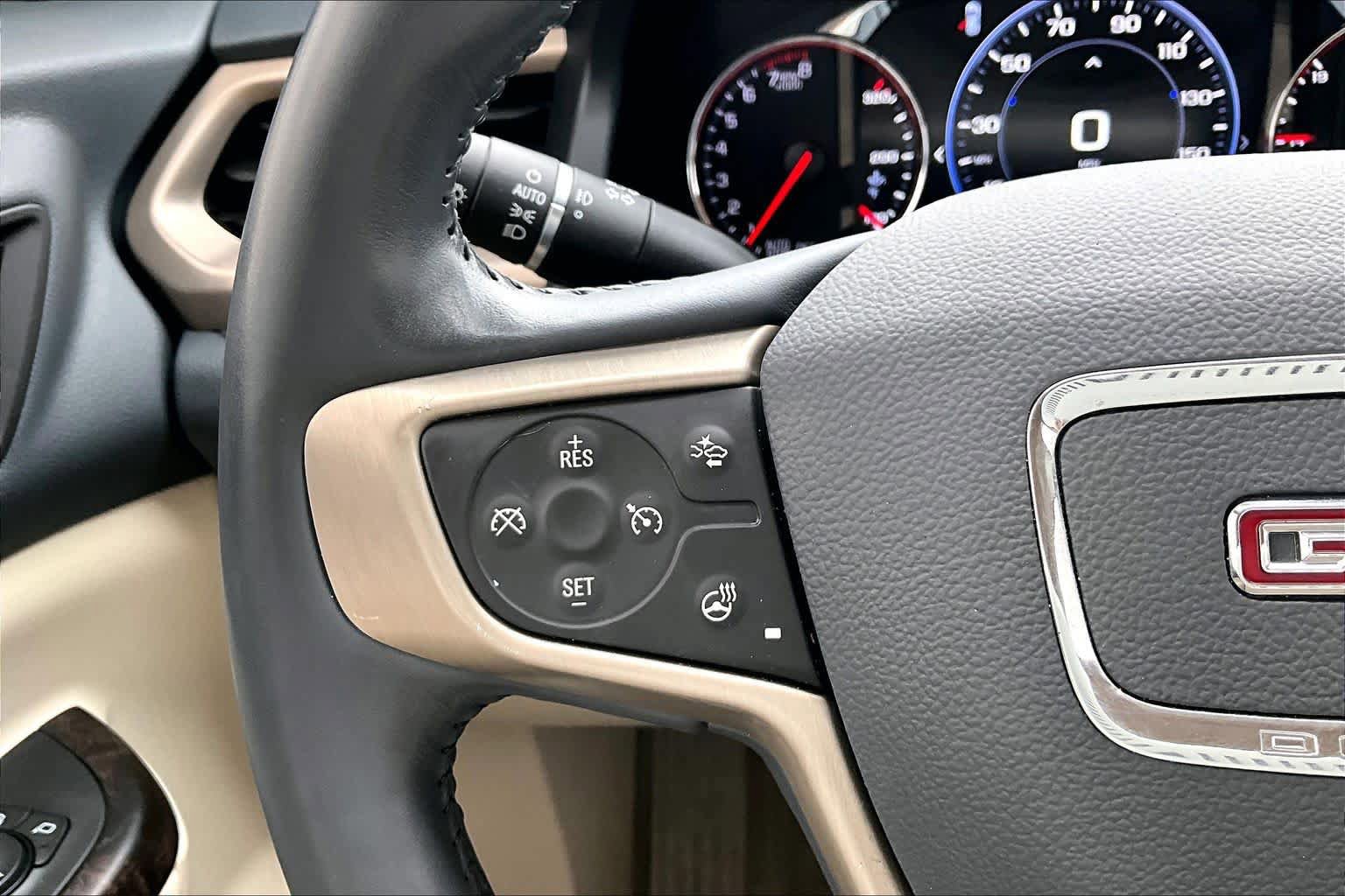 Used 2021 GMC Acadia Denali AWD/4WD image 22