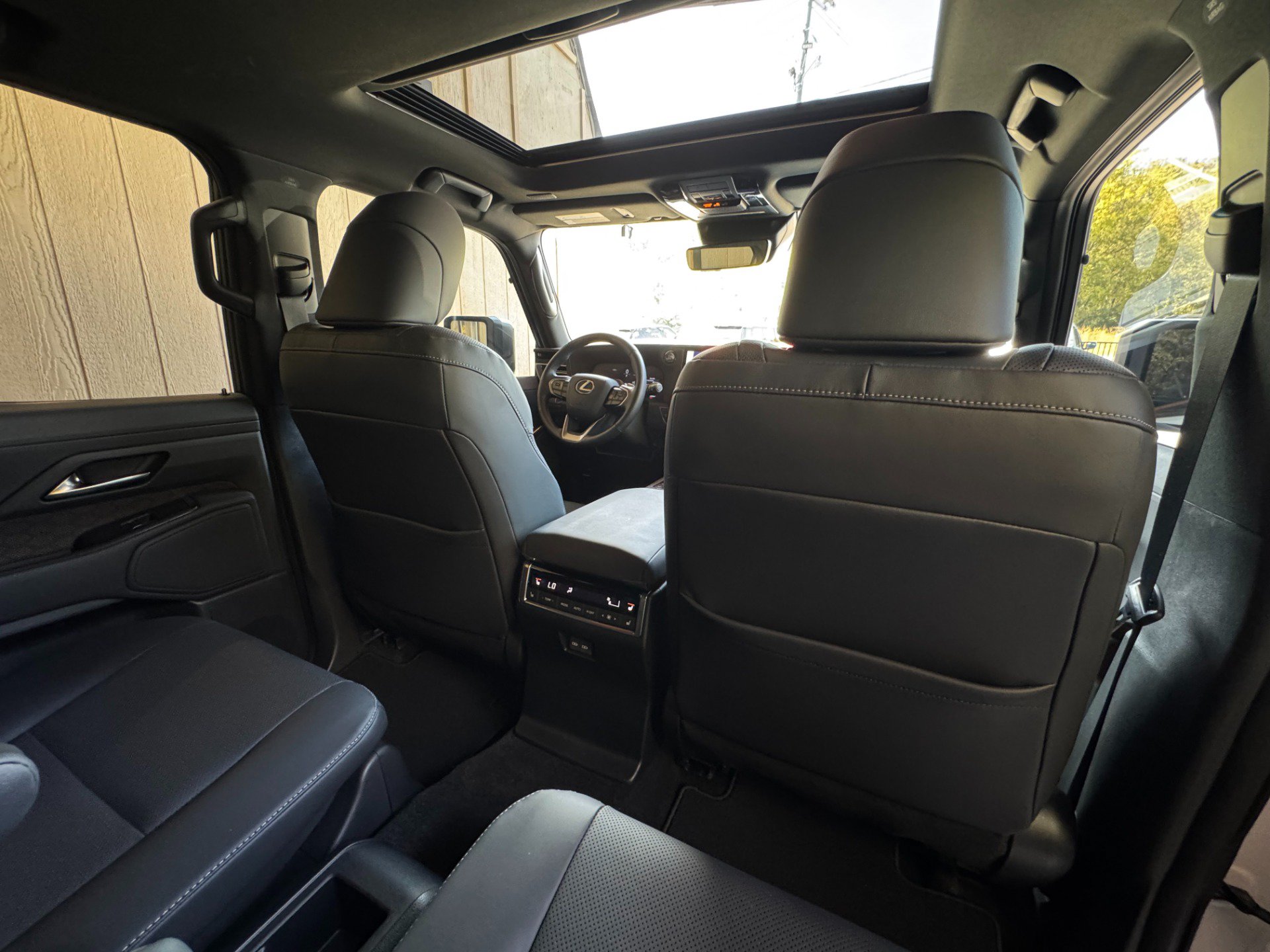 Used 2025 Lexus GX 550 w/ Cold Area Package AWD/4WD image 38
