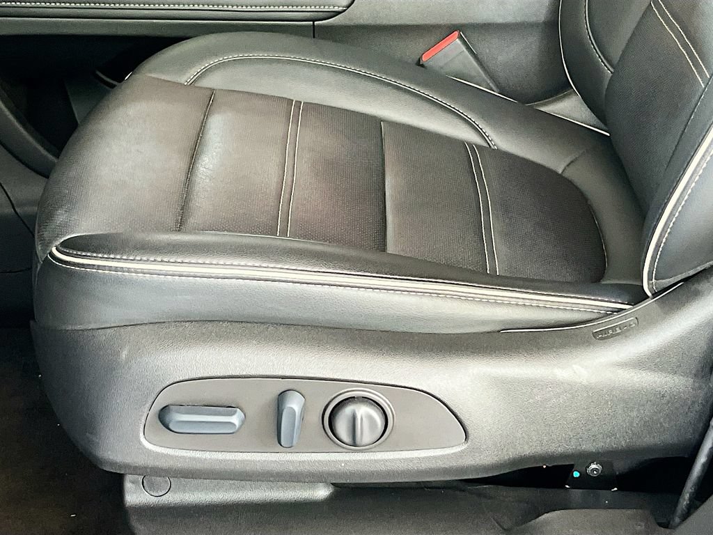 Used 2022 GMC Acadia Denali FWD image 20