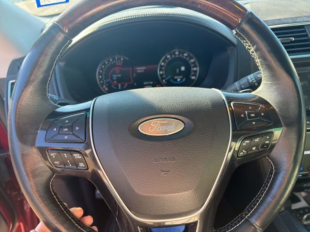 Used 2016 Ford Explorer Platinum image 16