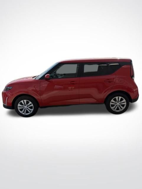 Used 2025 Kia Soul LX FWD image 10
