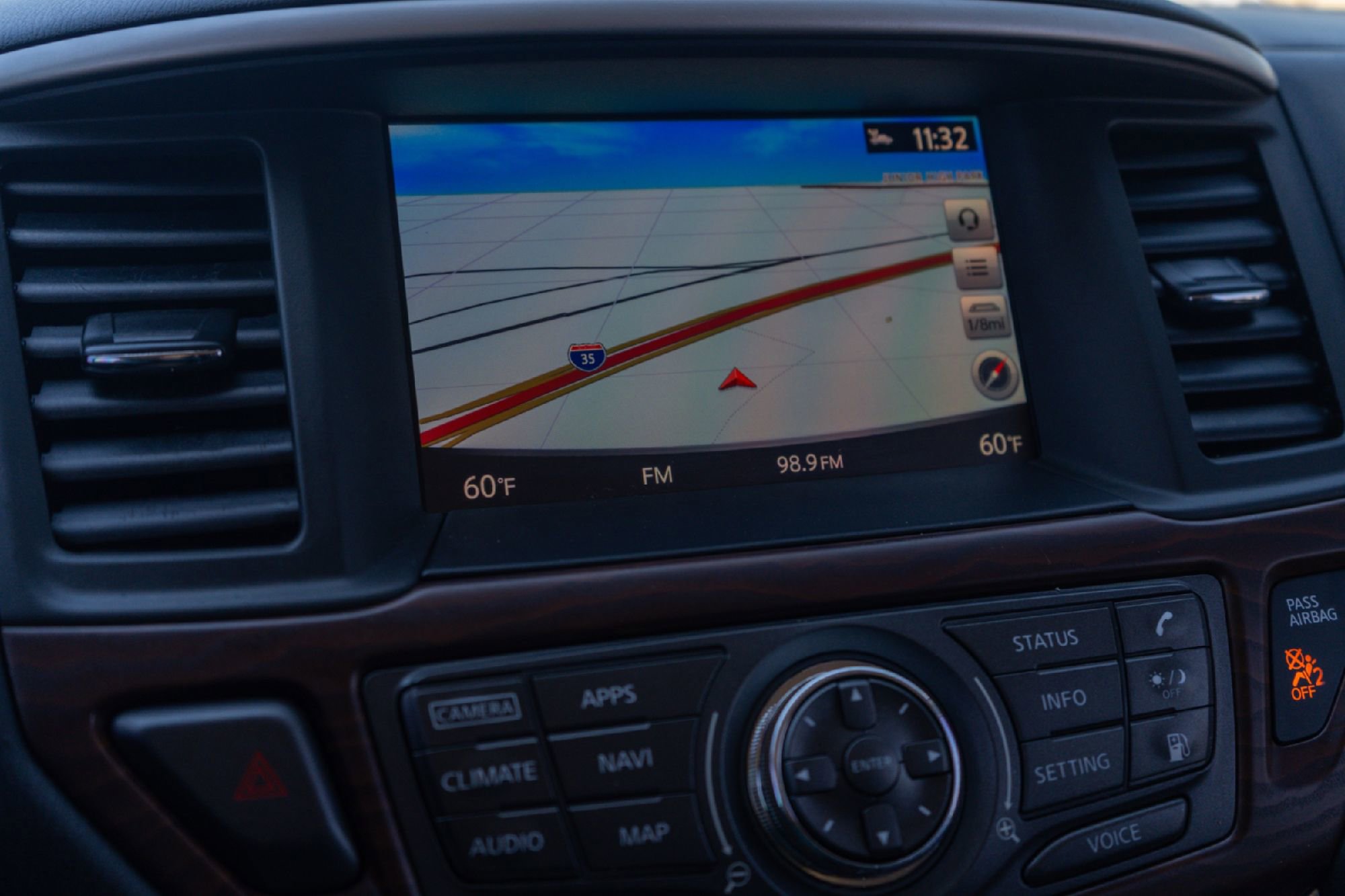 Used 2018 Nissan Pathfinder Platinum image 18